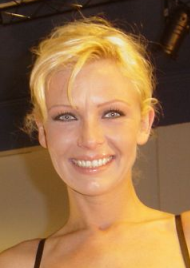 Vivian Schmitt